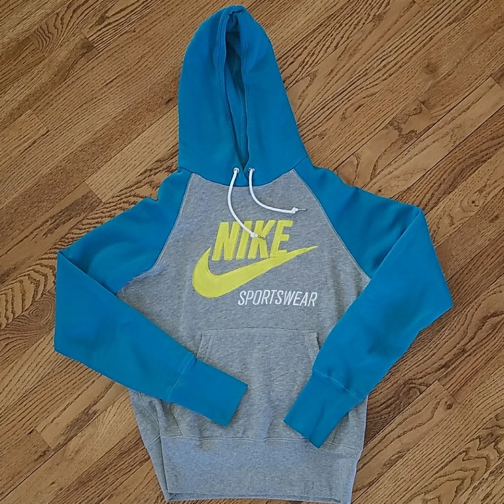 Nike sweatshirt